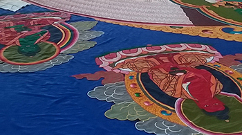 Đức Gyalwang Drukpa tặng Phật tử Việt bức tranh thêu Phật Quan Âm khổng lồ 