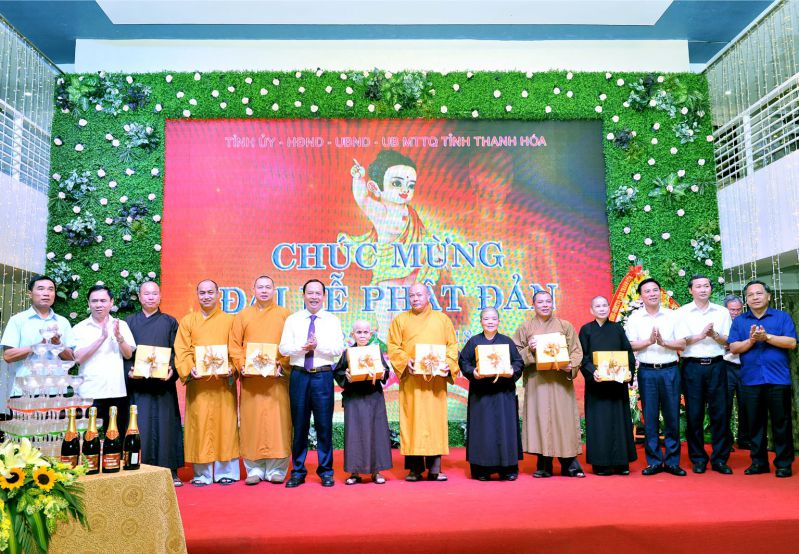 Lãnh đạo tỉnh gặp mặt chức sắc Phật giáo Thanh Hóa nhân Đại lễ Phật Đản 