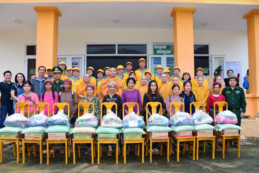 Giáo đoàn 6: Cứu trợ đồng bào bị lũ lụt tại Quảng Bình