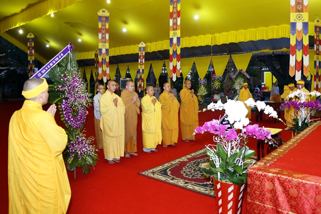 Các phái đoàn viếng tang lễ HT. Thích Quang Đạo