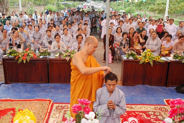 Tây Ninh: Hân hoan mừng lễ Phật đản & hành theo hạnh từ bi của Đức Phật
