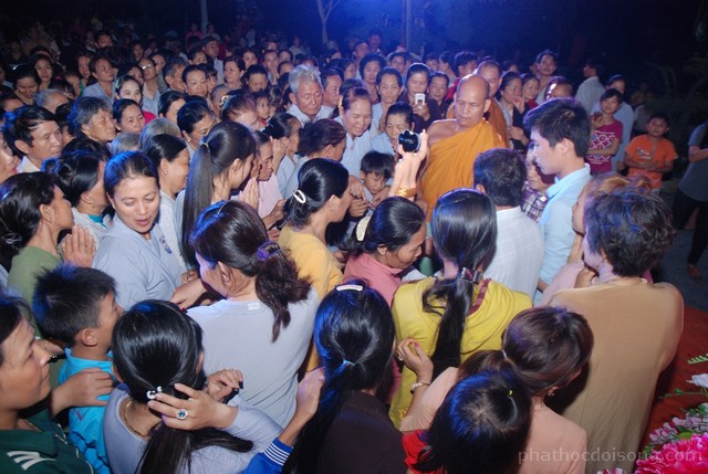 Tây Ninh: Hân hoan mừng lễ Phật đản & hành theo hạnh từ bi của Đức Phật