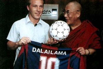 Tây Tạng: Phật giáo và bóng đá
