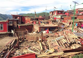 Trung Quốc phá hủy Học viện Phật giáo Tây Tạng lớn nhất thế giới