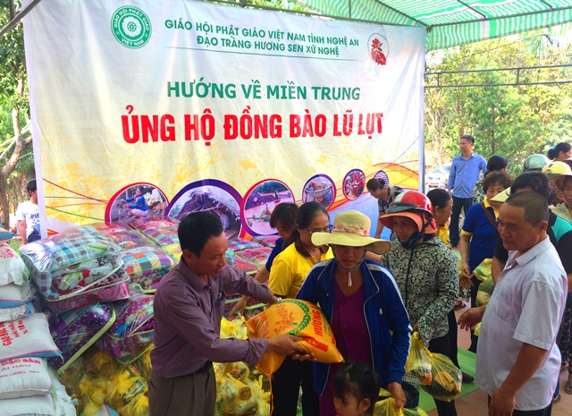 Hơn 300 triệu đồng Hương Sen Xứ Nghệ ủng hộ vùng lũ