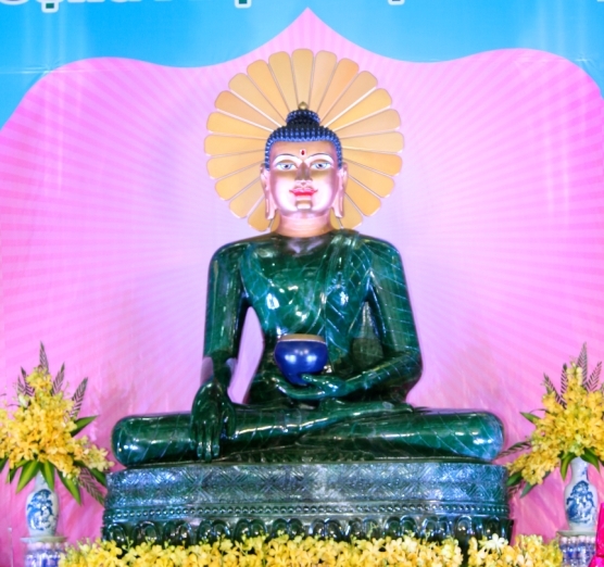 Tôn tượng Phật ngọc Hòa bình thế giới