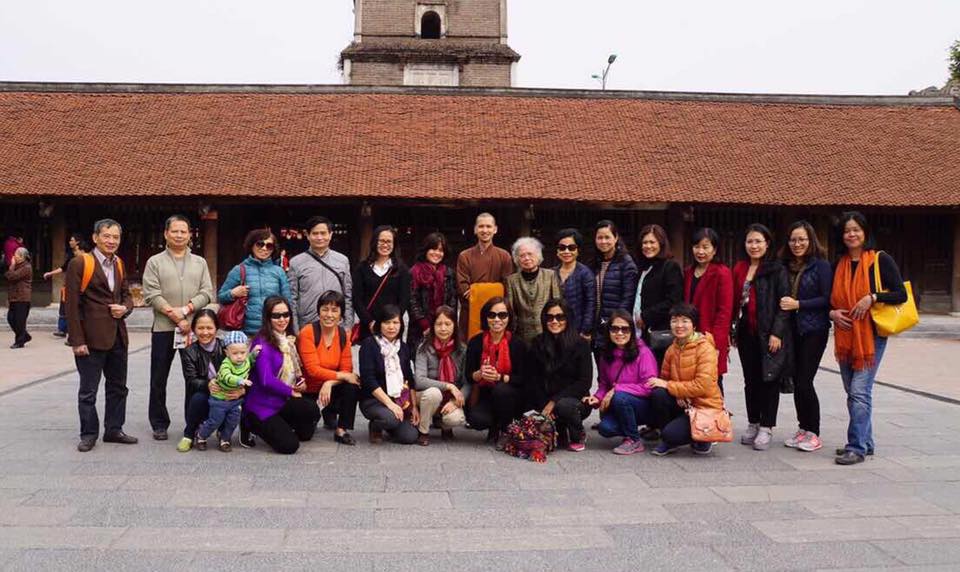  Phái đoàn thăm chùa Dâu ở Bắc Ninh
