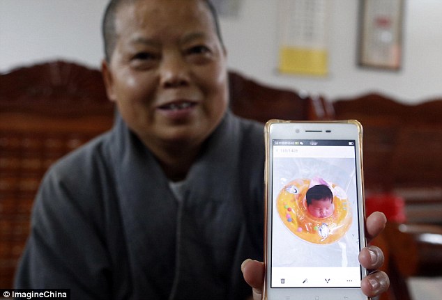 Trung Quốc: Sư cô hơn 30 năm chở che cho trên 37 trẻ bị bỏ rơi