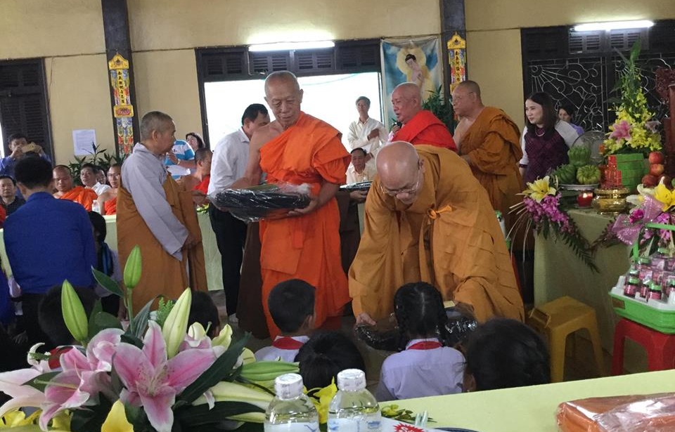 Lào: chùa Bàng Long huý nhật lần thứ 14 HT Thích Trung Quán 