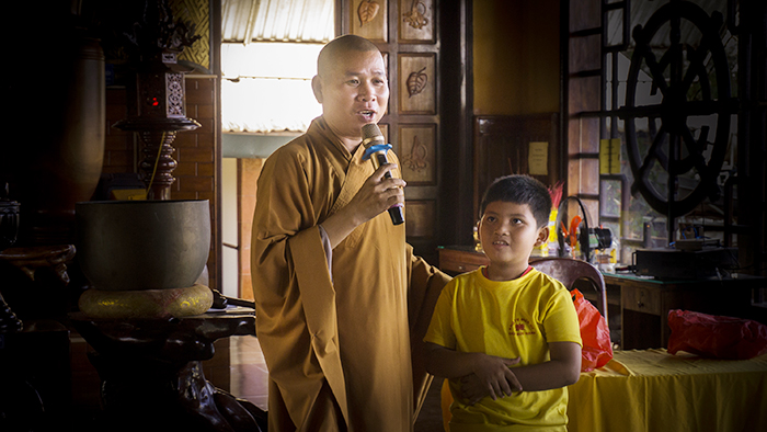 Chiều ngày 25/06 lúc 14h00 thầy trụ trì trưởng BTC khóa tu có buổi chia sẻ Phật pháp cho các bạn trẻ.