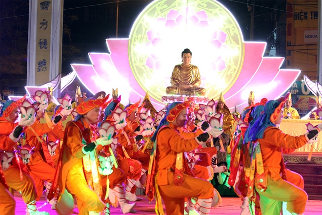 Huế đưa Phật giáo vào Festival 