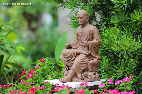Tượng Phật nhiều hình hài, nên thờ tượng nào? 