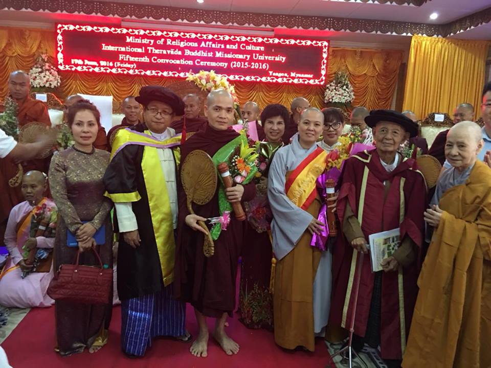 Myanmar: Sư cô Thích nữ Diệu Hiếu nhận bằng tiến sĩ 