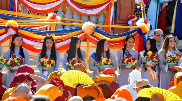 Mỹ: Đại lễ Khánh thành chùa Điều Ngự, đón đức Đạt Lai Lạt Ma 