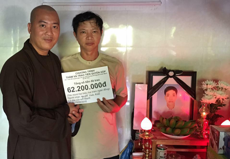 62 triệu đồng trao đến gia đình hương linh Nguyễn Xuân Mạnh 