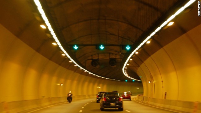 Con đường hầm 