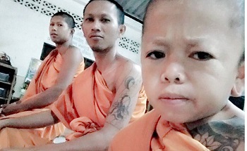 Thái Lan: Một nhà sư phải hoàn tục vì có thân hình quá nhỏ 