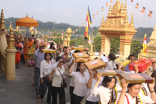 Đại lễ dâng y Kathina trong lòng Phật tử miền Bắc