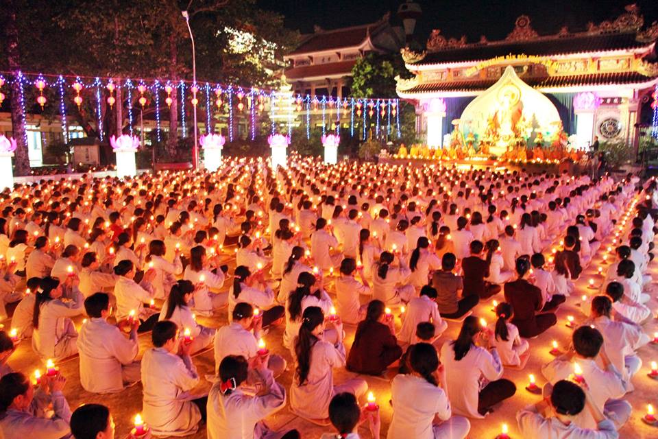 Hàng ngàn người dự lễ vía Phật Di Đà tại Tổ đình Phước Viên 