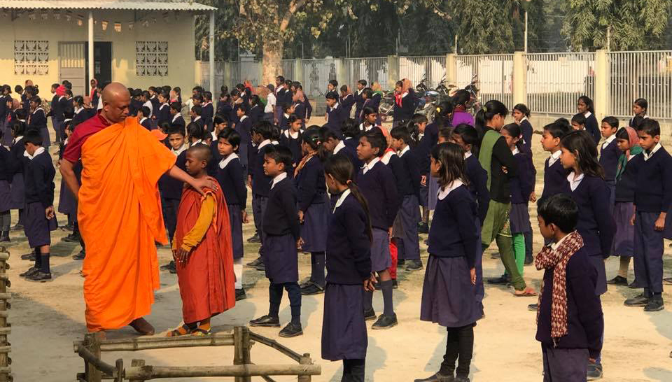 Ấn Độ: 500 học sinh niệm Phật trước khi vào lớp học tại Vaishali  