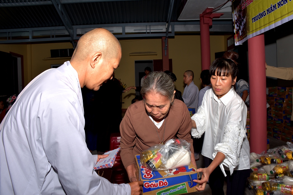 Sóc Trăng: Chùa Phổ Giác từ thiện tại Quảng Trị 