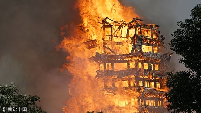 Trung Quốc: Bảo tháp cổ hơn 300 năm tuổi bị thiêu rụi hoàn toàn 