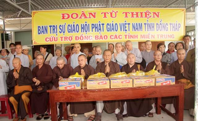 Phật giáo Đồng Tháp cứu trợ các tỉnh Miền trung 