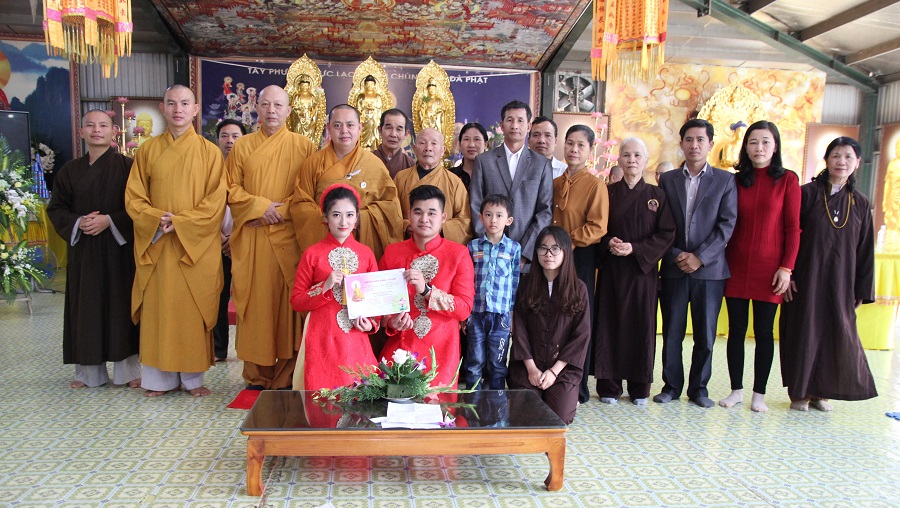 Vĩnh Phúc: Đôi bạn trẻ mừng lễ hằng thuận tại Tịnh Viện Vân Sơn  