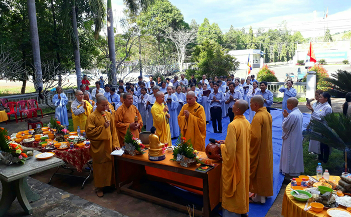 Phật giáo huyện Bù Gia Mập tổ chức Lễ Kỳ Siêu tại bia 300 đồng bào tử nạn năm 1975 