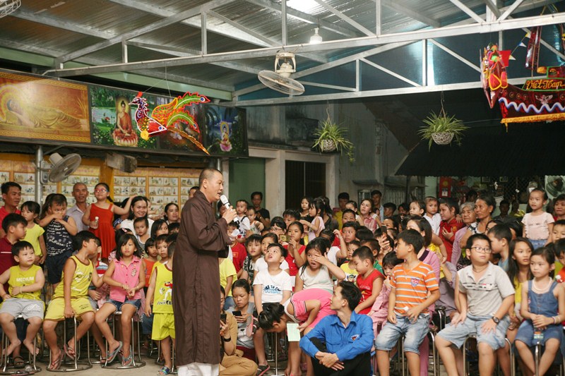 Vui tết Trung thu tại chùa Bửu Châu