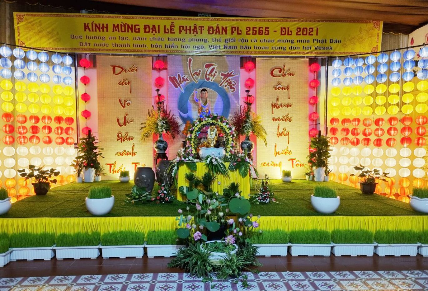 Bình Chánh: Chùa Phước Ân tổ chức lễ tắm Phật nội bộ