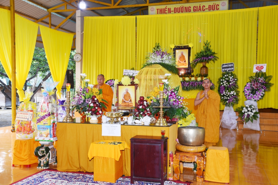 Hàm Thuận Nam: Lễ viếng tang Thượng tọa Thích Minh Nhơn 