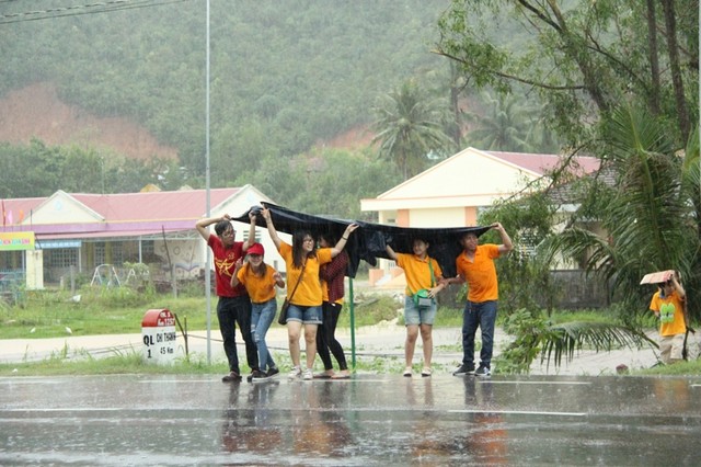 Tịnh xá Bửu Sơn cứu trợ tại Phú Yên - Khánh Hòa