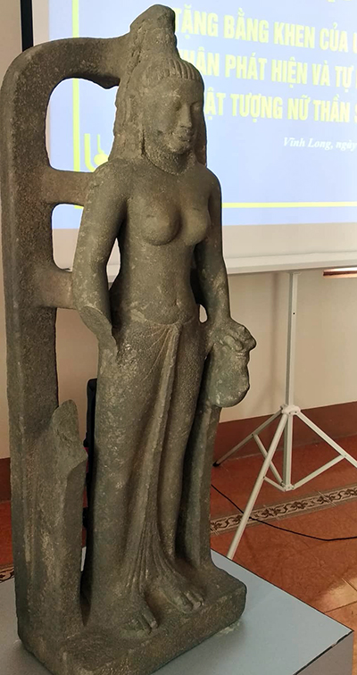 Tượng nữ thần Saraswati 