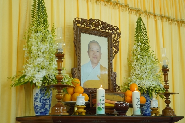 Hương án Cố Ni trưởng Thích nữ Minh Bảo (1941-2019)