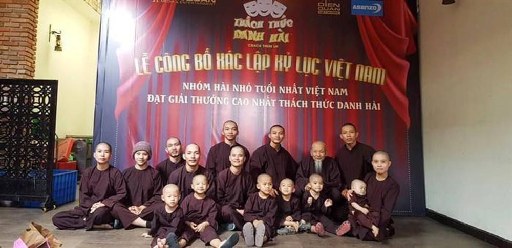 Tất cả những thành viên trong gia đình 'Tịnh thất Bồng Lai' nơi lợi dùng hình ảnh Phật giáo để trục lợi.