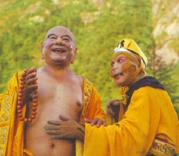 Biểu tượng này Phật Di Lặc được người Trung Hoa đưa vào phim ảnh. Hình ảnh Đức Phật Di Lặc cùng Tôn Ngộ Không trong bộ phim Tây Du Ký đóng năm 1986 đời nhà Đường.