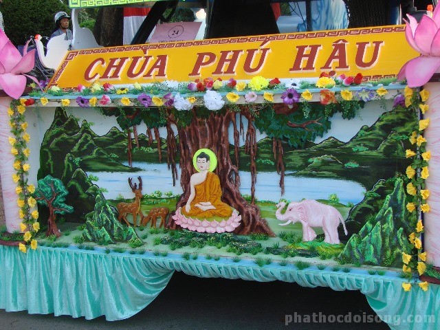 Cách trang trí xe hoa Phật đản đẹp