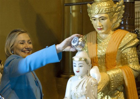 Chelsea, con gái cựu tổng thống Bill Clinton đề cập tới HT Thích Quảng Đức tự thiêu