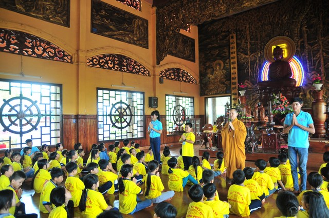 Khóa tu 'Phật giáo với tuổi trẻ dân tộc' ngày thứ 2