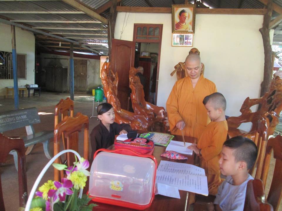 Học Phật từ buổi măng non