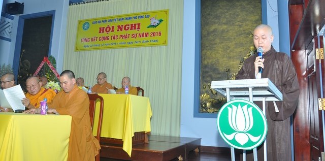ĐĐ. Thích Huệ Định báo cáo tổng kết công tác Phật sự năm 2016