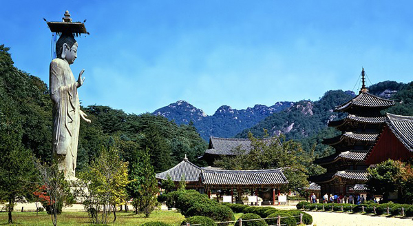  Chùa Pháp Trú trên núi Songni - một trong bảy ngôi chùa nằm trong danh sách đề cử