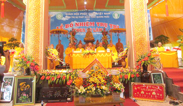  Quang cảnh buổi lễ Bổ nhiệm trụ trì chùa Từ Lâm - Quảng Ngãi