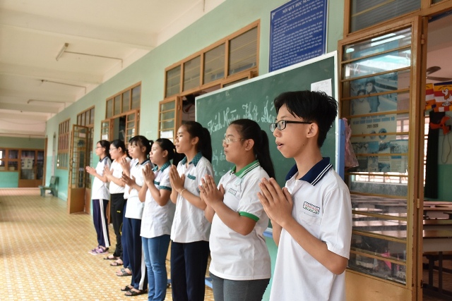 Sài Gòn: Học sinh lớp học CLB Thiện Duyên mừng lễ tắm Phật 