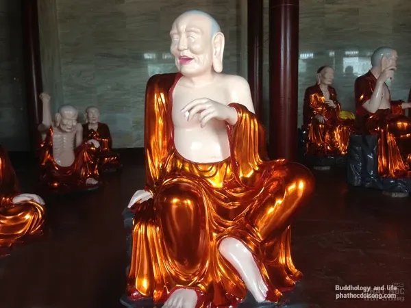 18 tượng La Hán gỗ mít chùa Mãn Nguyệt - Hà Tĩnh image-1731921377419