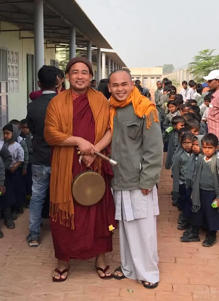 Ấn Độ: 500 học sinh niệm Phật trước khi vào lớp học tại Vaishali image-1732286518125