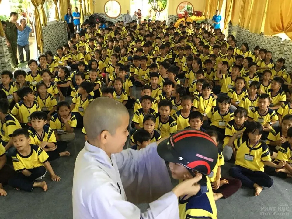Ấn tượng khóa tu mùa hè chùa Thanh Nguyên khép lại 10 Ấn tượng khóa tu mùa hè chùa Thanh Nguyên khép lại image-1731945264835
