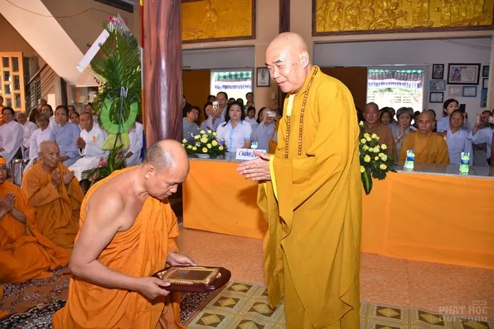Bà Rịa – Vũng Tàu: Lễ bổ nhiệm trụ trì tịnh xá Quang Minh 10 Bà Rịa – Vũng Tàu: Lễ bổ nhiệm trụ trì tịnh xá Quang Minh image-1731943346104