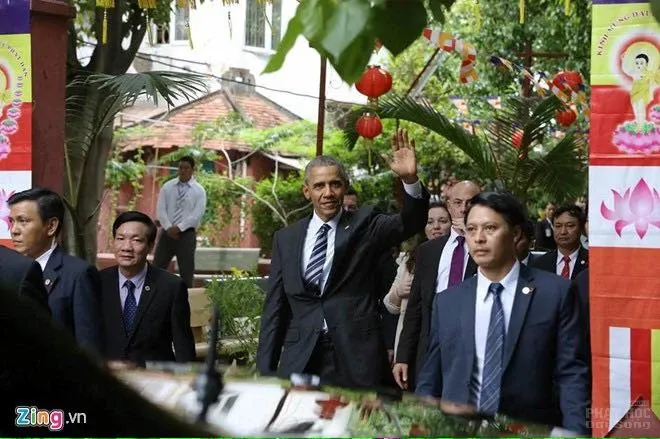 Bạn thấy gì khi Tổng thống Obama đến chùa Phước Hải? 3 Bạn thấy gì khi Tổng thống Obama đến chùa Phước Hải? image-1731747230797
